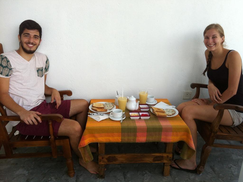 Friends Guesthouse Kudapaduwa Buitenkant foto