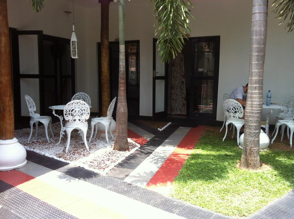 Friends Guesthouse Kudapaduwa Buitenkant foto